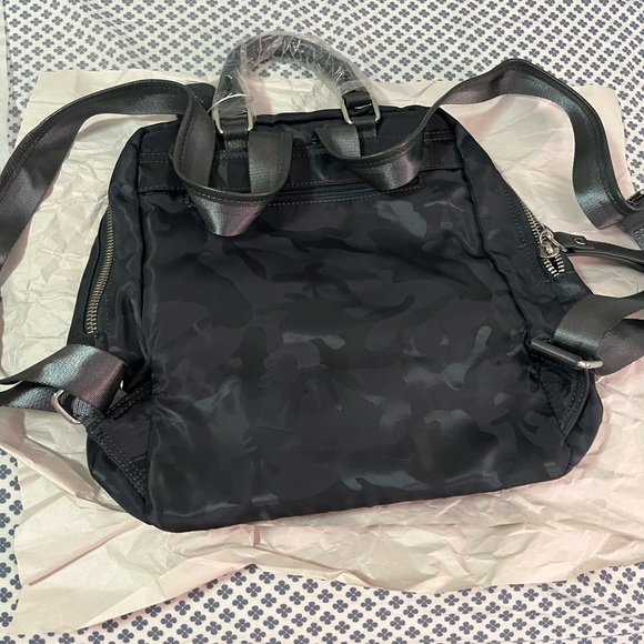 Convertible backpack - Picture 4 of 5